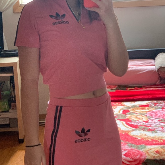 Adidas matching set (WHITE SET ONLY AVAILABLE) - Picture 2 of 4